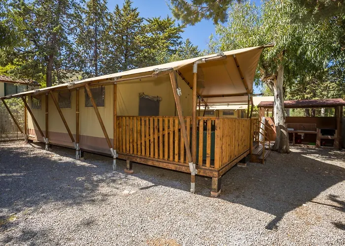 אתר קמפינג Costa Ponente צ'פאלו