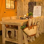 キャンプ場 Costa Ponente チェファル